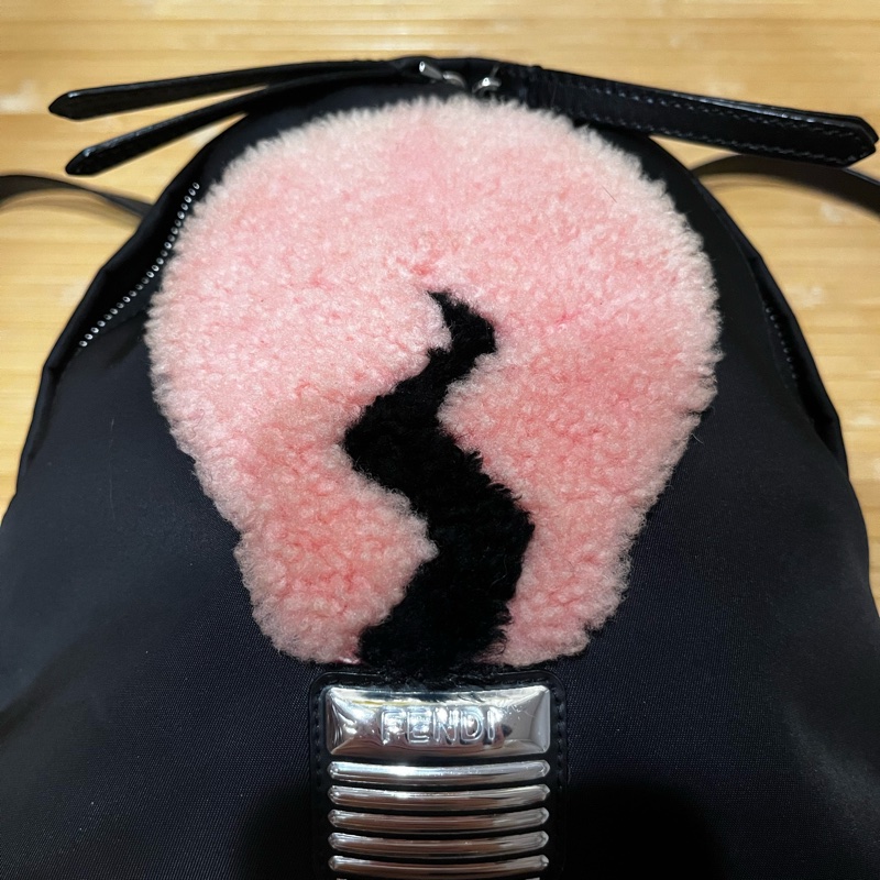 絕版FENDI粉紅燈泡後背包(中型包)-1
