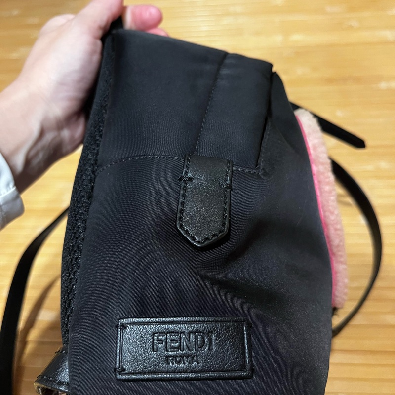 絕版FENDI粉紅燈泡後背包(中型包)-2