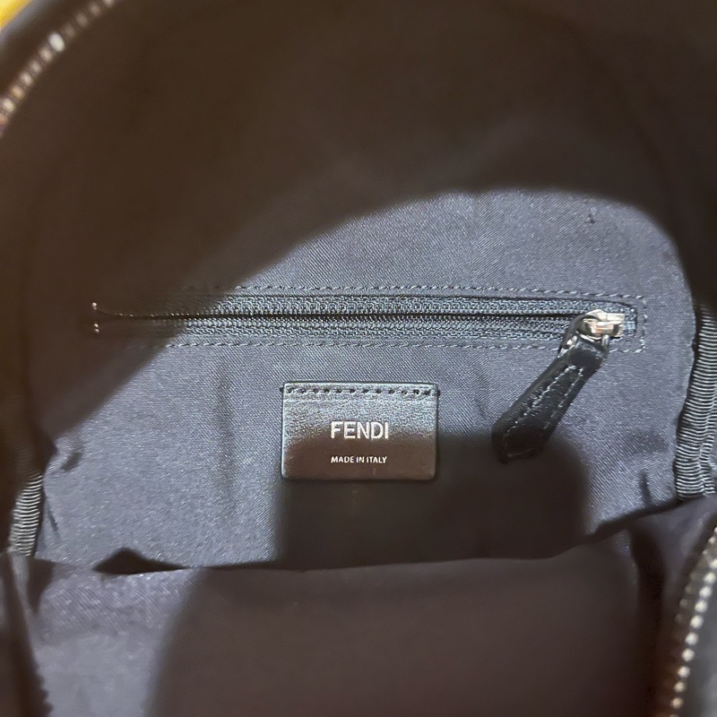 絕版FENDI粉紅燈泡後背包(中型包)-3