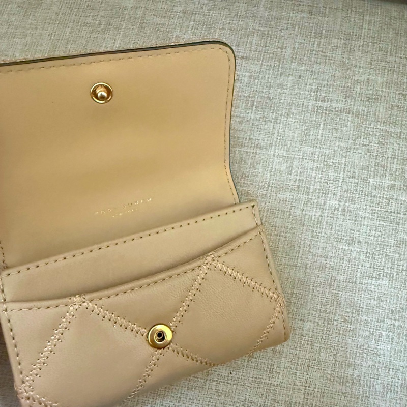 TORY BURCH Willa菱格紋卡包-奶茶色金釦-3