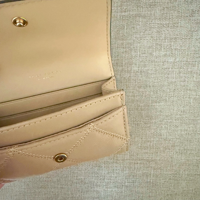 TORY BURCH Willa菱格紋卡包-奶茶色金釦-7