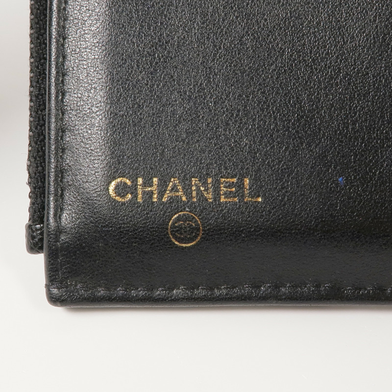 CHANEL 牛皮皮革Boy Trifold Wallet金扣錢包-12