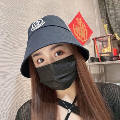 💎Han's house精品服飾💎 Moncler 漁夫帽 現貨 原價9600