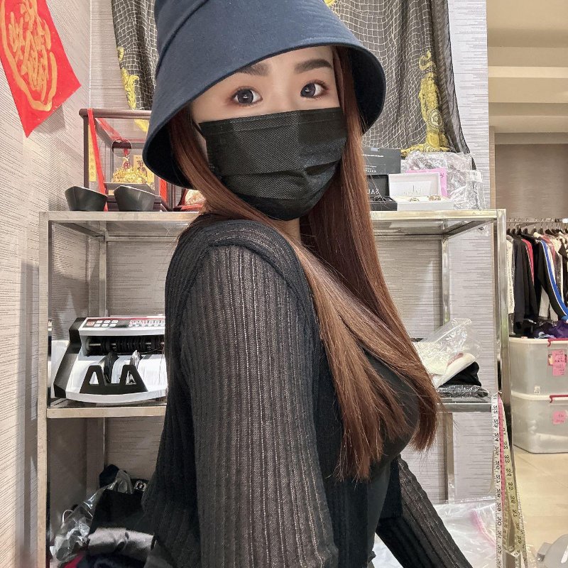 💎Han's house精品服飾💎 Moncler 漁夫帽 現貨 原價9600-7