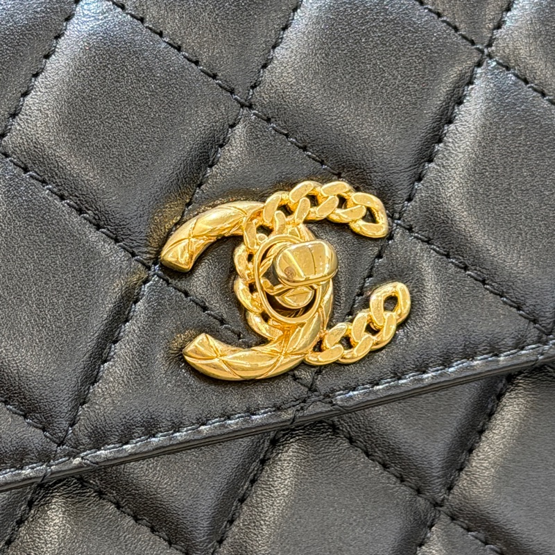 Chanel mini Flap Bg 黑金手柄鏈條包 芯片款-7