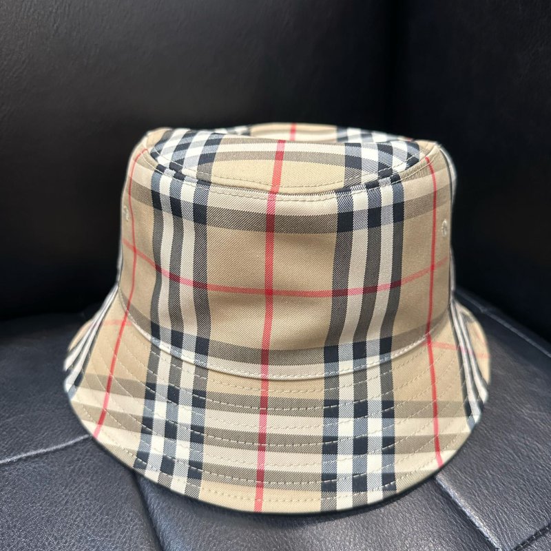 💎Han's house精品服飾💎 BURBERRY TB 格紋 漁夫 帽子 男女可帶 原價12500-0