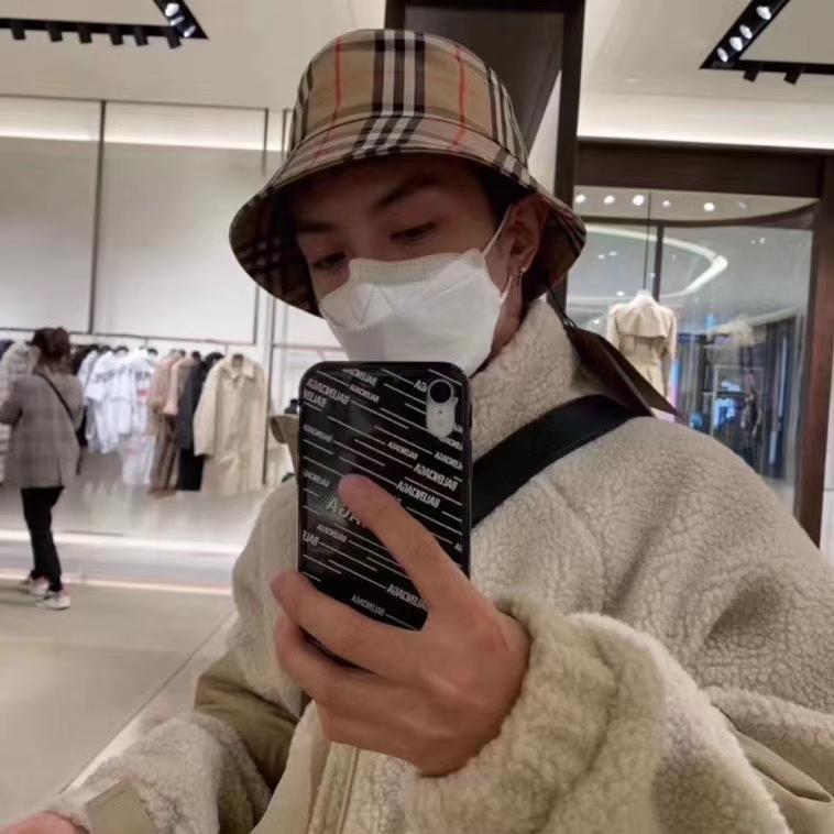 💎Han's house精品服飾💎 BURBERRY TB 格紋 漁夫 帽子 男女可帶 原價12500-4