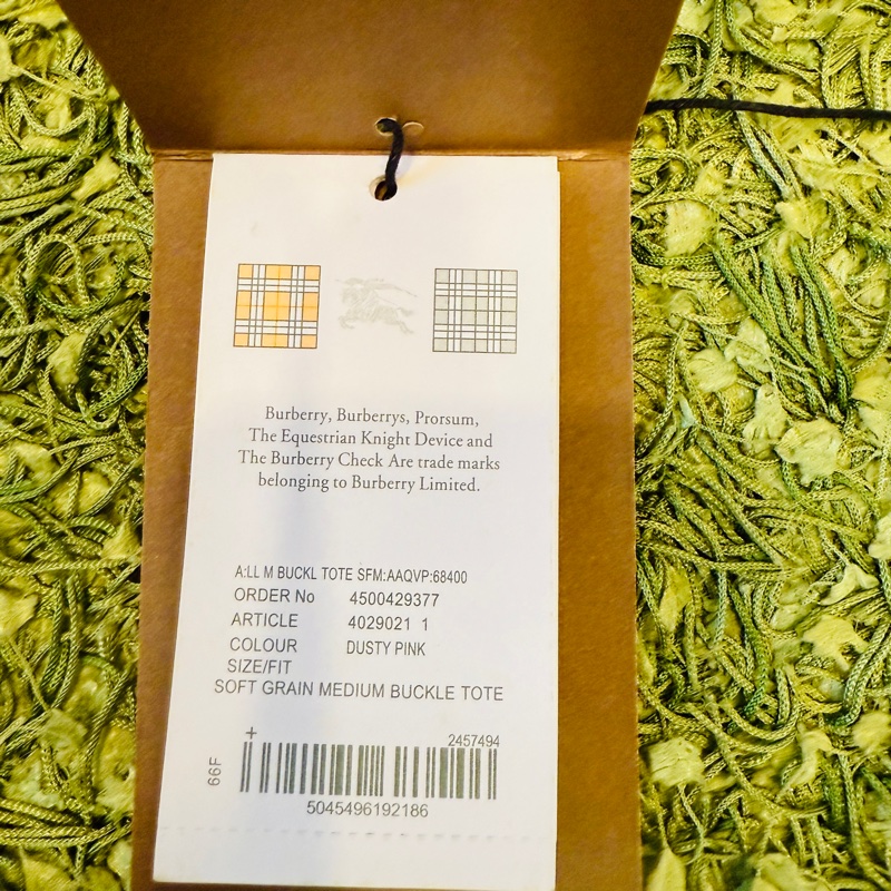 近新BURBERRY Cube包/牛皮/有試背圖(有正品編碼/附品牌辨識卡)看圖看內文-5