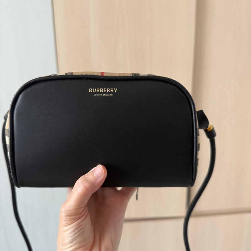 近新BURBERRY Cube包/牛皮/有試背圖(有正品編碼/附品牌辨識卡)看圖看內文-9