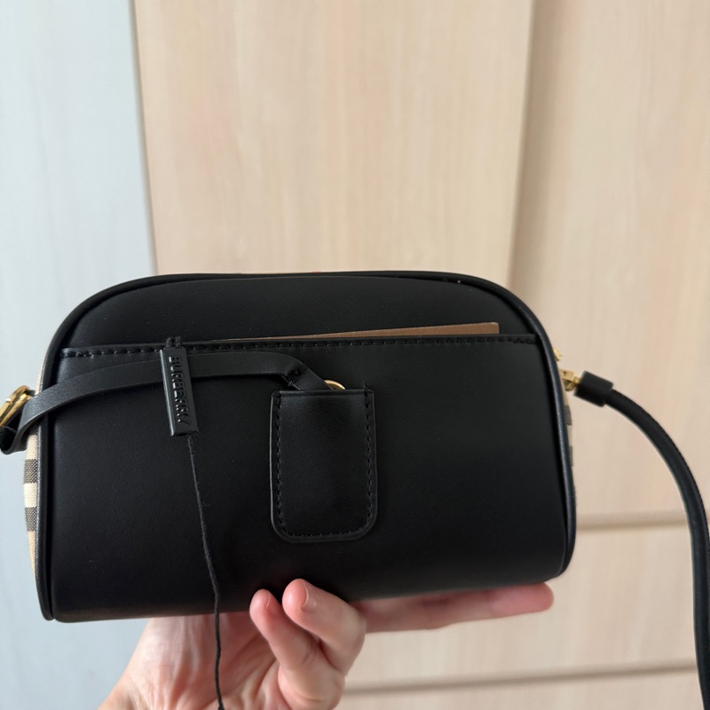 近新BURBERRY Cube包/牛皮/有試背圖(有正品編碼/附品牌辨識卡)看圖看內文-10