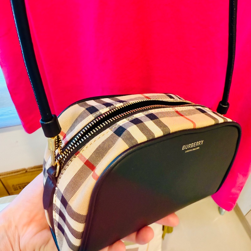 近新BURBERRY Cube包/牛皮/有試背圖(有正品編碼/附品牌辨識卡)看圖看內文-17