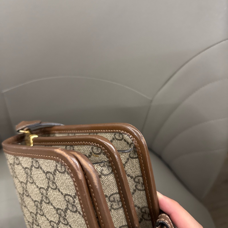 Gucci 老花風琴包-23