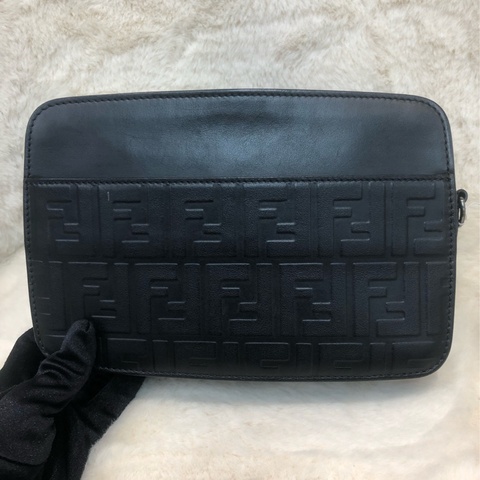 FENDI 黑色浮雕local相機包 O483NY