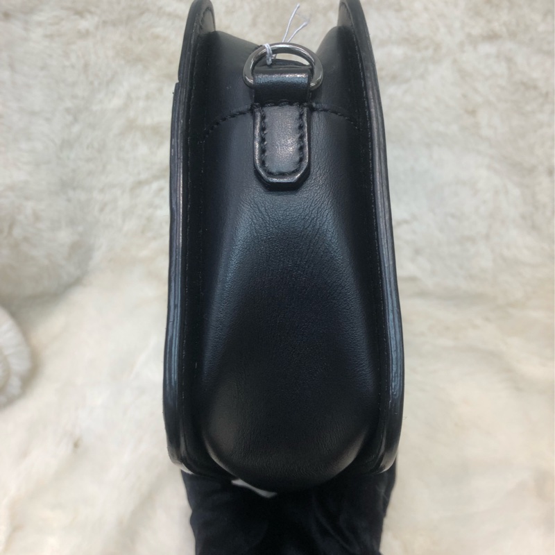 FENDI 黑色浮雕local相機包 O483NY-3