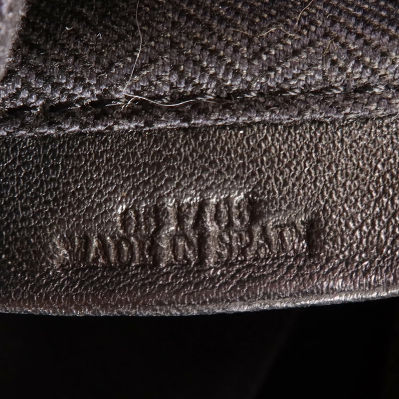 LOEWE 牛皮皮革Puzzle Medium金扣手挽肩背兩用袋-11