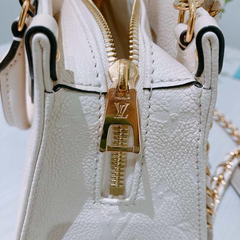 TK1886 Louis Vuitton 路易威登奶昔白手提/斜挎包On The Go East West Monogram Empreinte Cream X GHW-7