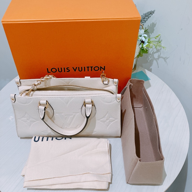 TK1886 Louis Vuitton 路易威登奶昔白手提/斜挎包On The Go East West Monogram Empreinte Cream X GHW-23