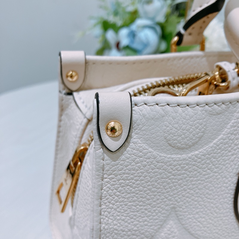 TK1886 Louis Vuitton 路易威登奶昔白手提/斜挎包On The Go East West Monogram Empreinte Cream X GHW-34