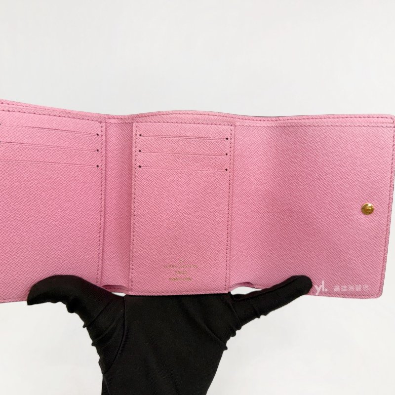 ❣LV 原花Victorine金釦paris吉祥物Vivienne三折短夾-8