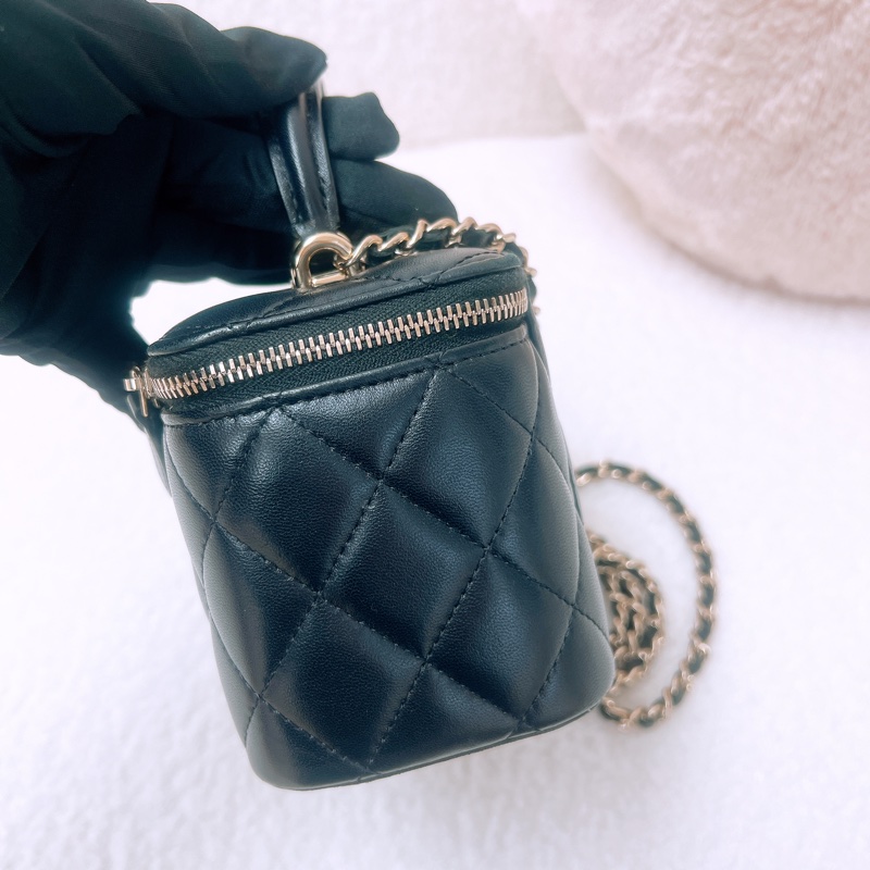 Chanel 黑金手柄鏈條長盒子/化妝包-6