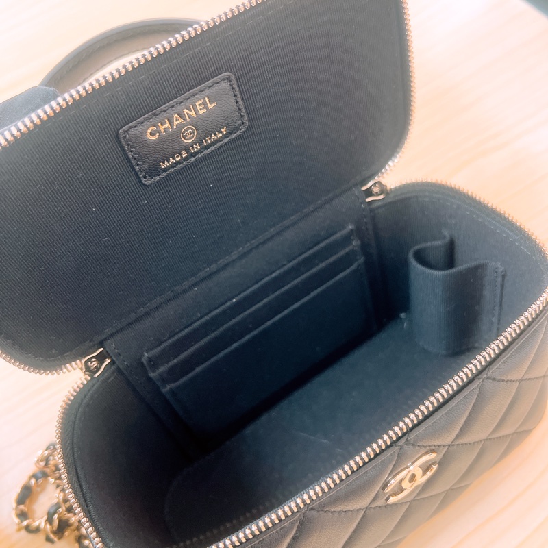 Chanel 黑金手柄鏈條長盒子/化妝包-13