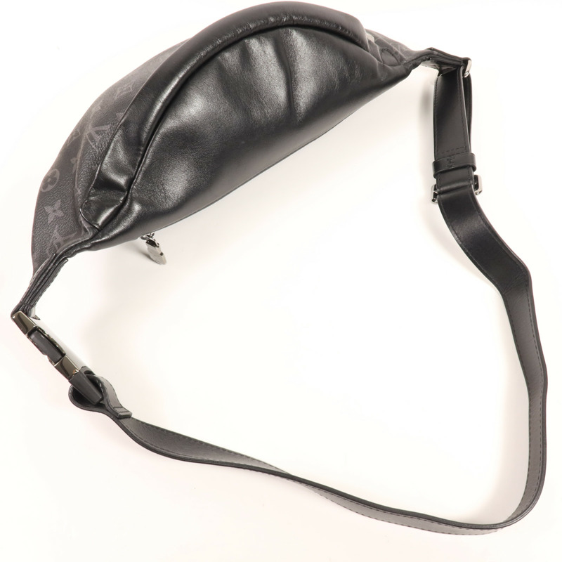 LOUIS VUITTON Monogram Eclipse Discovery Bumbag PM銀扣腰包-4