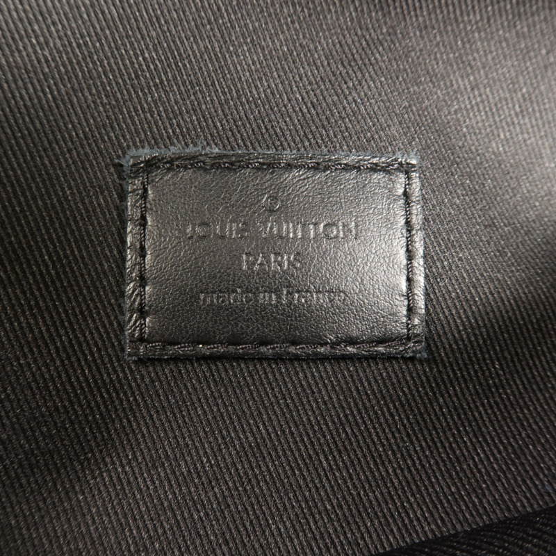 LOUIS VUITTON Monogram Eclipse Discovery Bumbag PM銀扣腰包-10