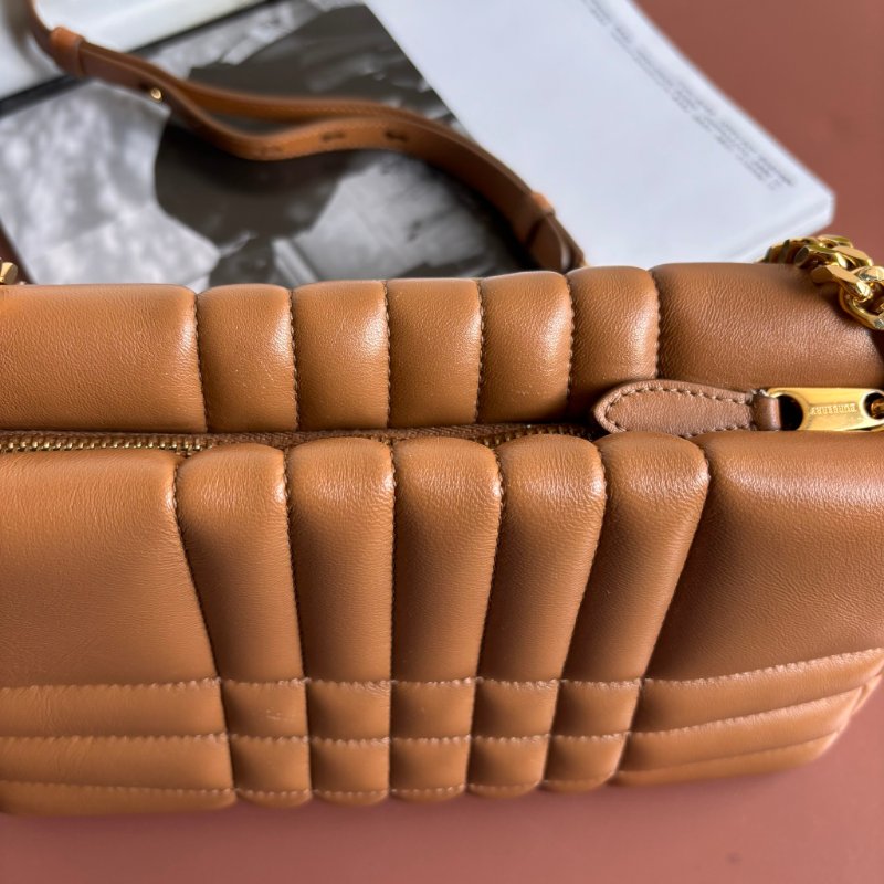 ::BURBERRY:: LOLA 金屬TB LOGO絎縫格紋小羊皮拉鍊方包斜背包(咖)-4