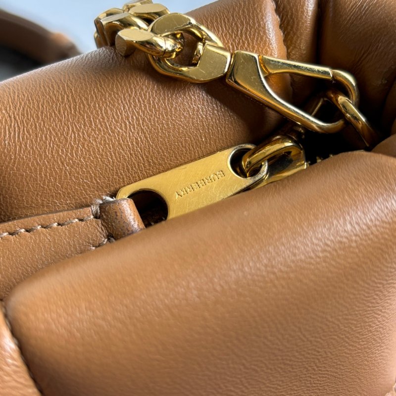 ::BURBERRY:: LOLA 金屬TB LOGO絎縫格紋小羊皮拉鍊方包斜背包(咖)-6