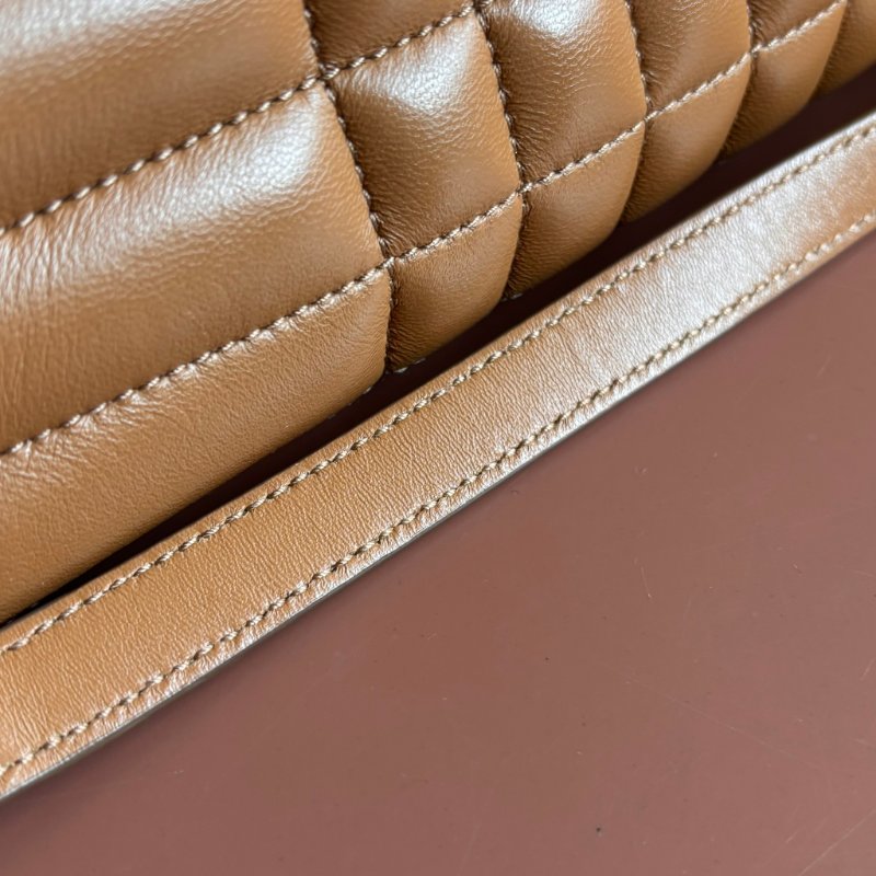 ::BURBERRY:: LOLA 金屬TB LOGO絎縫格紋小羊皮拉鍊方包斜背包(咖)-23