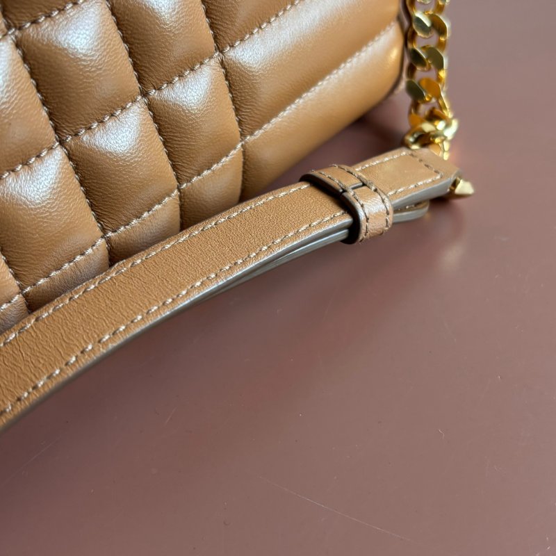 ::BURBERRY:: LOLA 金屬TB LOGO絎縫格紋小羊皮拉鍊方包斜背包(咖)-30