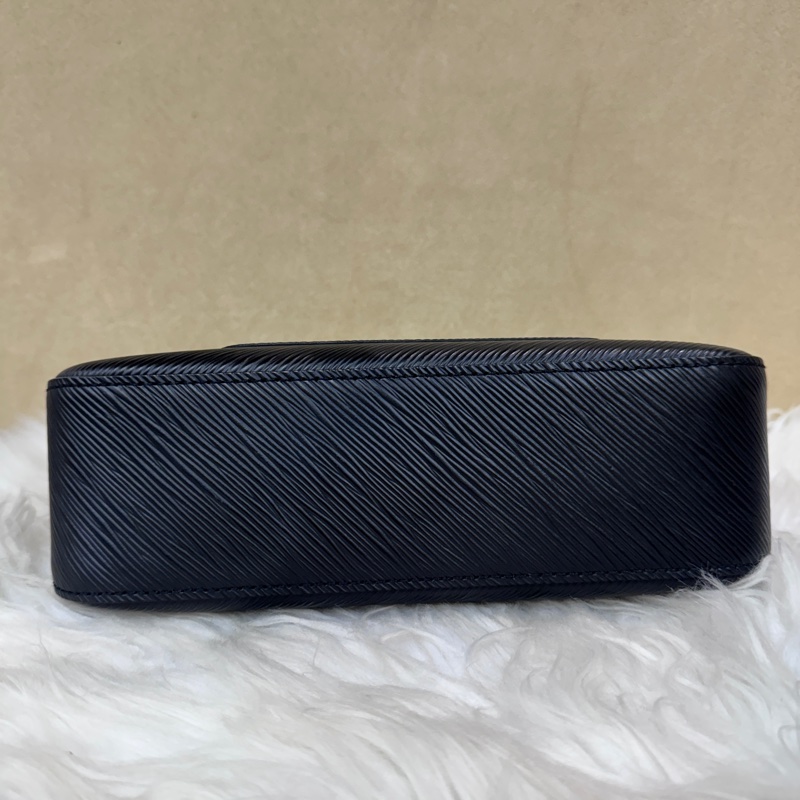 LV Marelle 黑EPI肩斜背包 晶片款-4