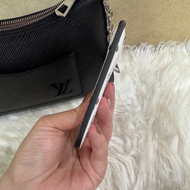 LV Marelle 黑EPI肩斜背包 晶片款-13
