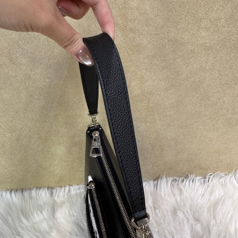 LV Marelle 黑EPI肩斜背包 晶片款-17