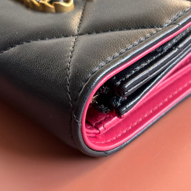 ::CHANEL:: 香奈兒 19系列經典金屬LOGO菱格紋 小羊皮翻蓋三折短夾（黑色）-8