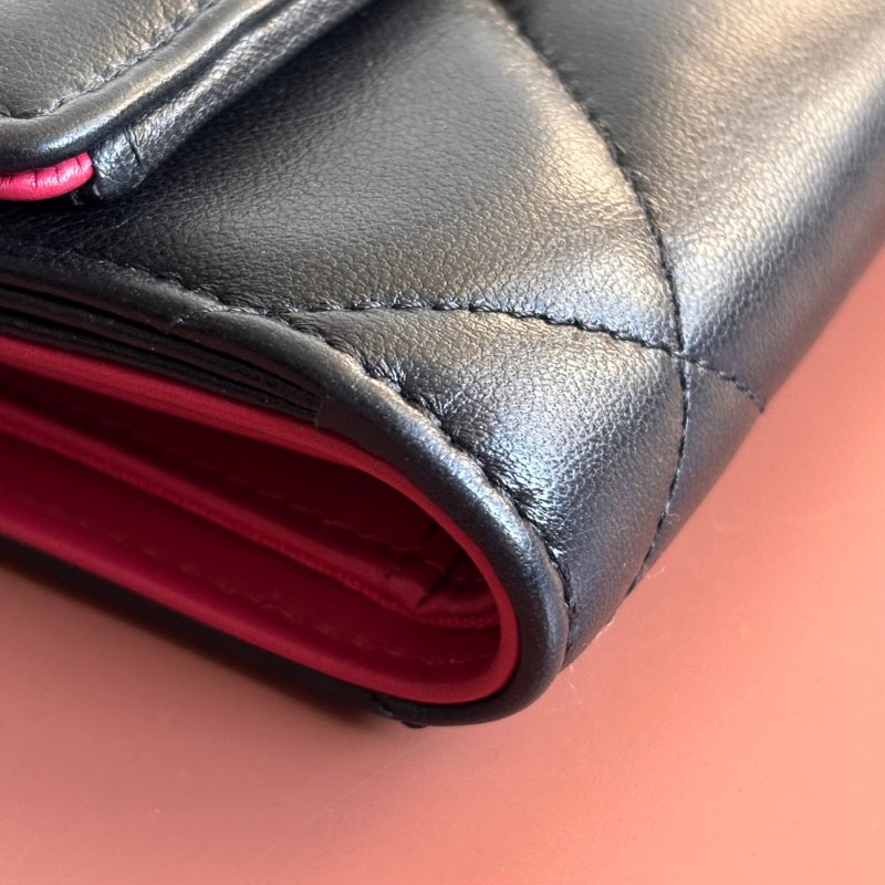 ::CHANEL:: 香奈兒 19系列經典金屬LOGO菱格紋 小羊皮翻蓋三折短夾（黑色）-9