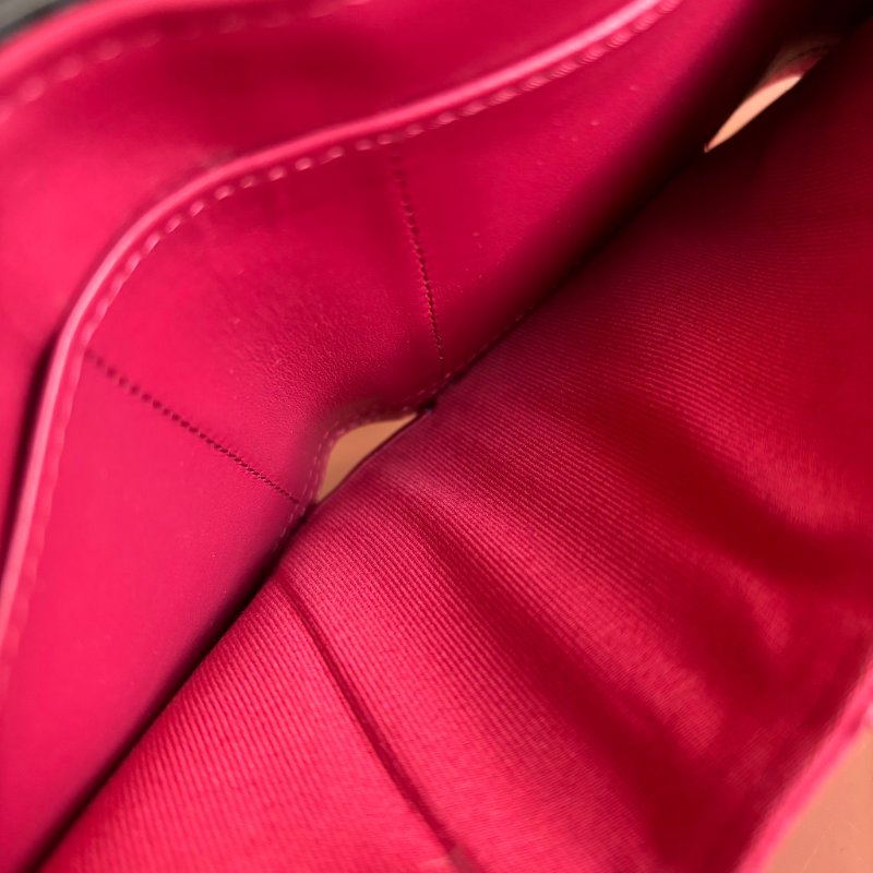 ::CHANEL:: 香奈兒 19系列經典金屬LOGO菱格紋 小羊皮翻蓋三折短夾（黑色）-16