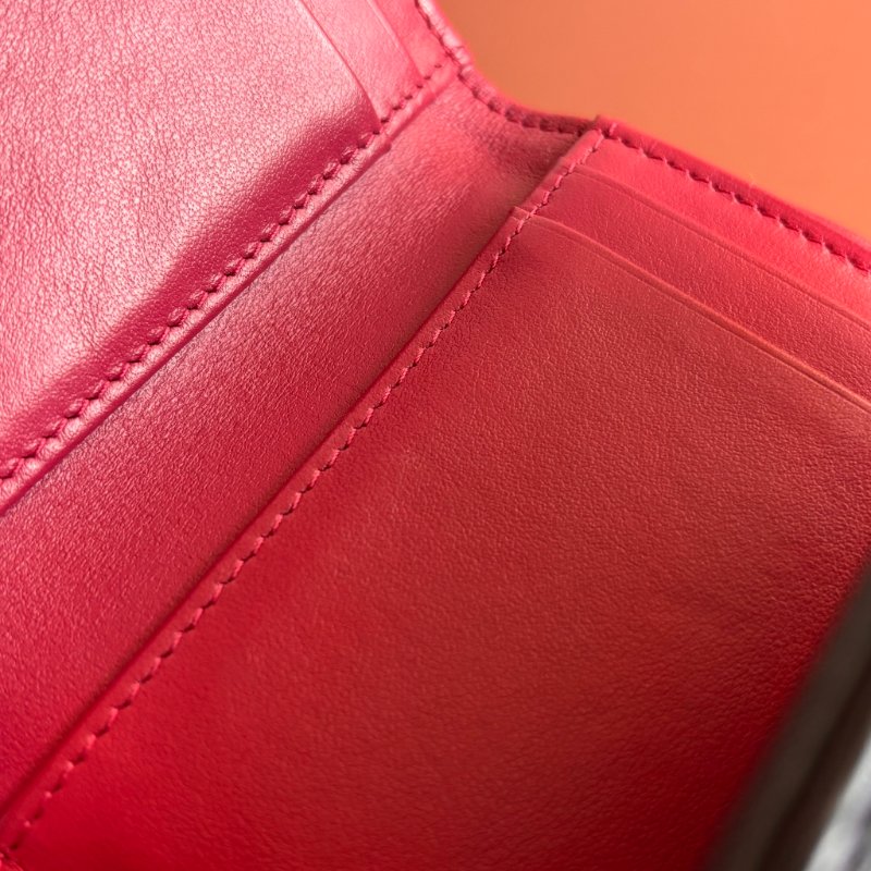 ::CHANEL:: 香奈兒 19系列經典金屬LOGO菱格紋 小羊皮翻蓋三折短夾（黑色）-20