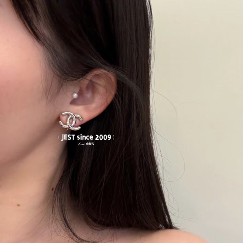 Chanel 25P 經典款雙C logo 銀色 針式耳環-6