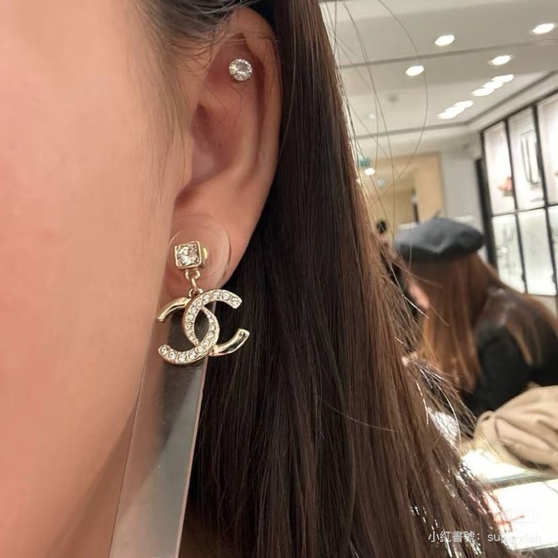 莉亞精品♡Chanel 24P 金色鑽垂吊耳環 全新-1