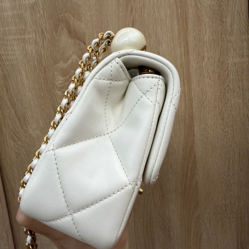 Chanel 白羊皮霧金釦珍珠湯圓20cm斜背包AS4861-3