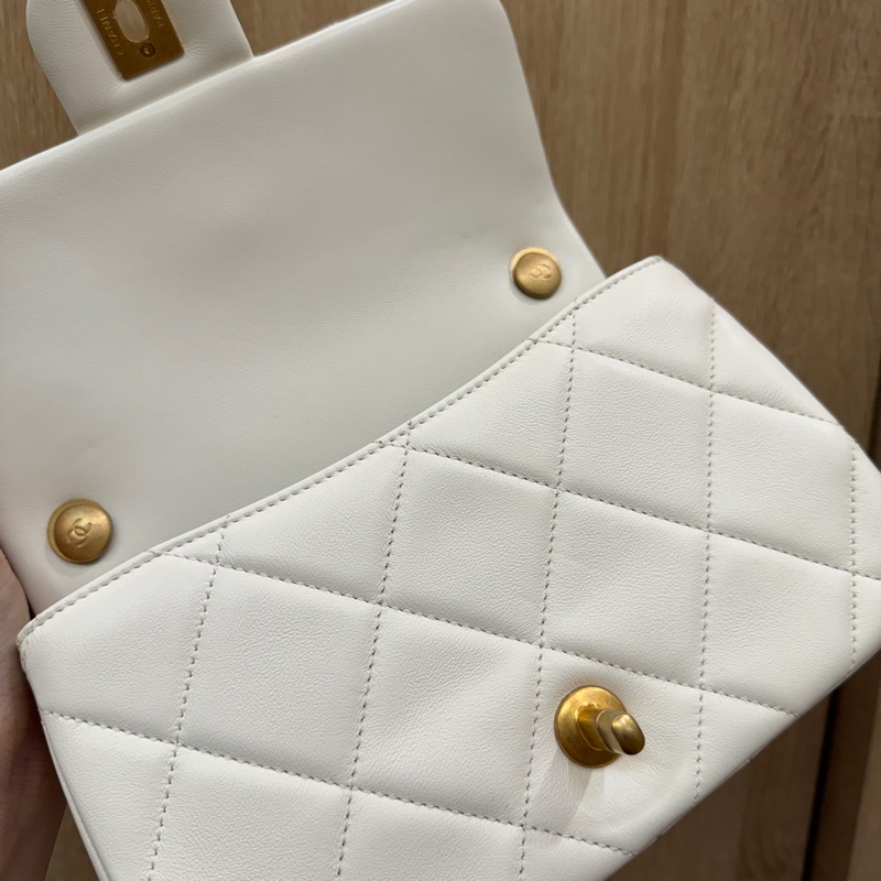 Chanel 白羊皮霧金釦珍珠湯圓20cm斜背包AS4861-10