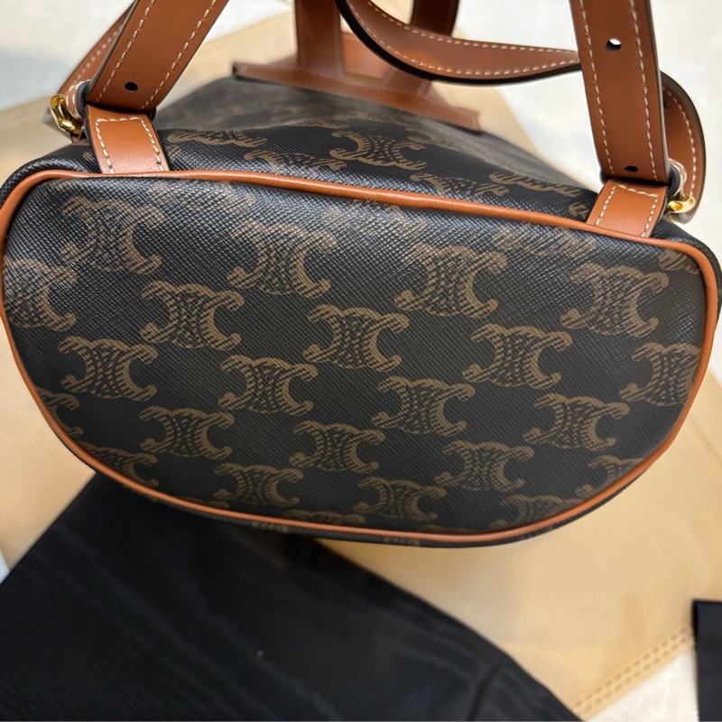 全新 Celine TRIOMPHE Folco 老花後背包mini 雙肩包-10