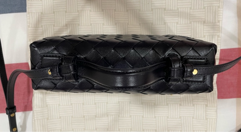 Bottega Veneta藍色牛皮編織Bang Bang斜背包-4