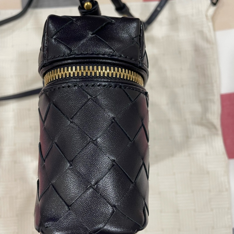 Bottega Veneta藍色牛皮編織Bang Bang斜背包-5