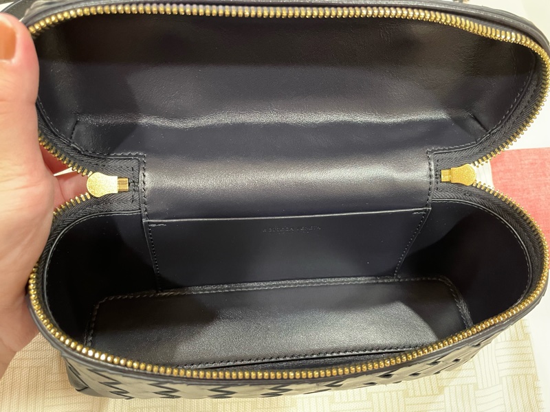 Bottega Veneta藍色牛皮編織Bang Bang斜背包-8