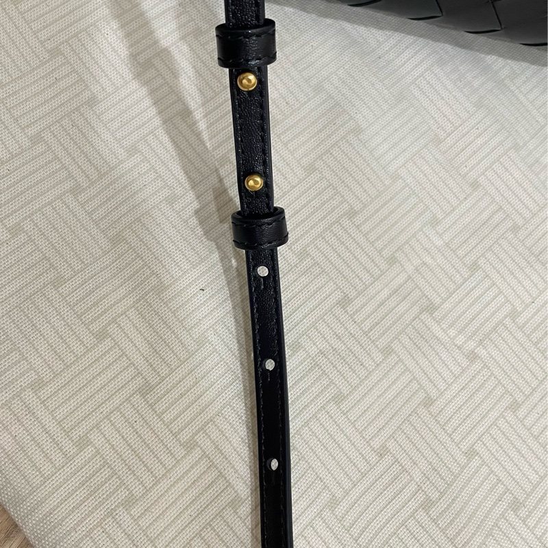 Bottega Veneta藍色牛皮編織Bang Bang斜背包-9