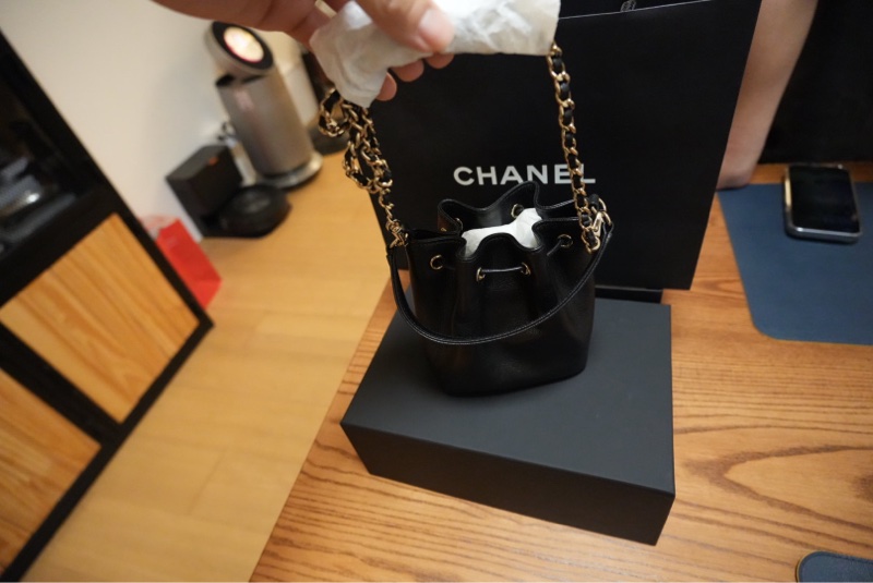 CHANEL 25B 抽繩小水桶包-6