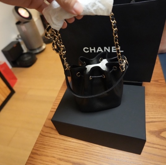 CHANEL 25B 抽繩小水桶包-15