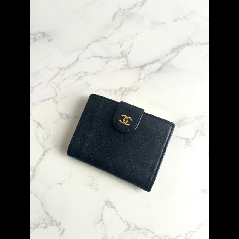 【LA LUNE】中古二手Chanel黑色小羊皮金扣皮革中短夾銀包小手袋-0